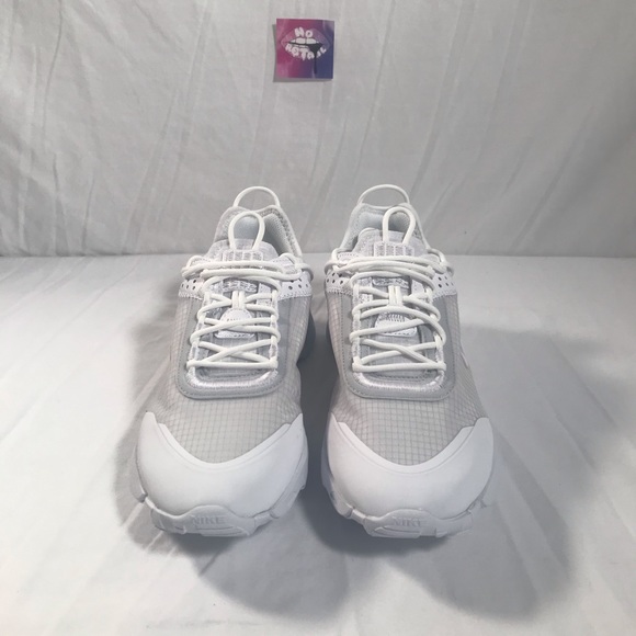 Nike React Live Running Shoes - Picture 2 of 8